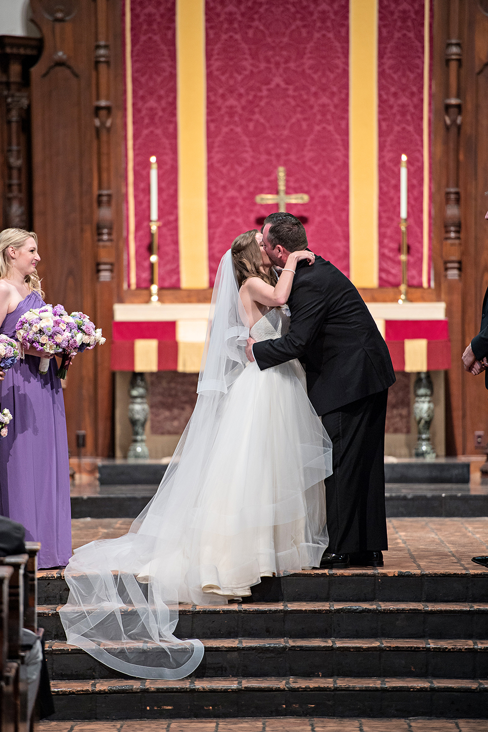 catholic wedding ceremony first kiss