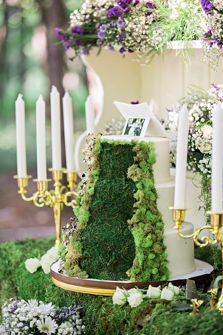 woodland wedding cake, green moss wedding cake