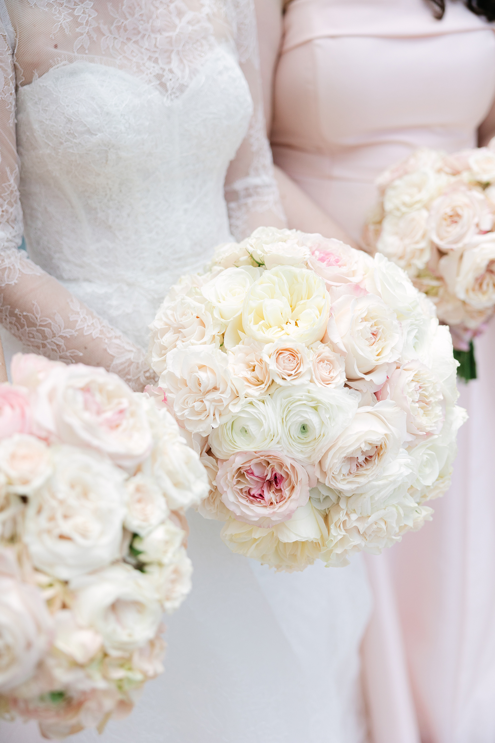 Classic white and pink rose bouquet