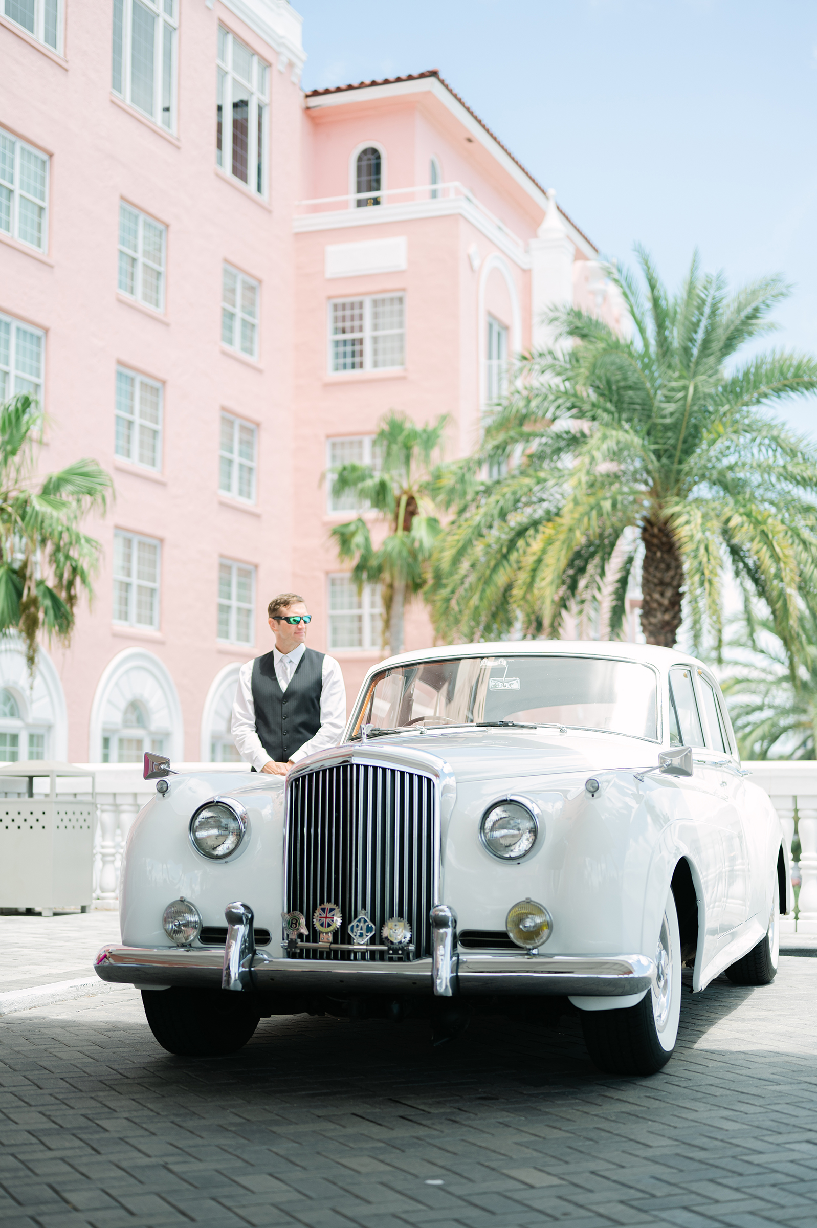 vintage car for wedding