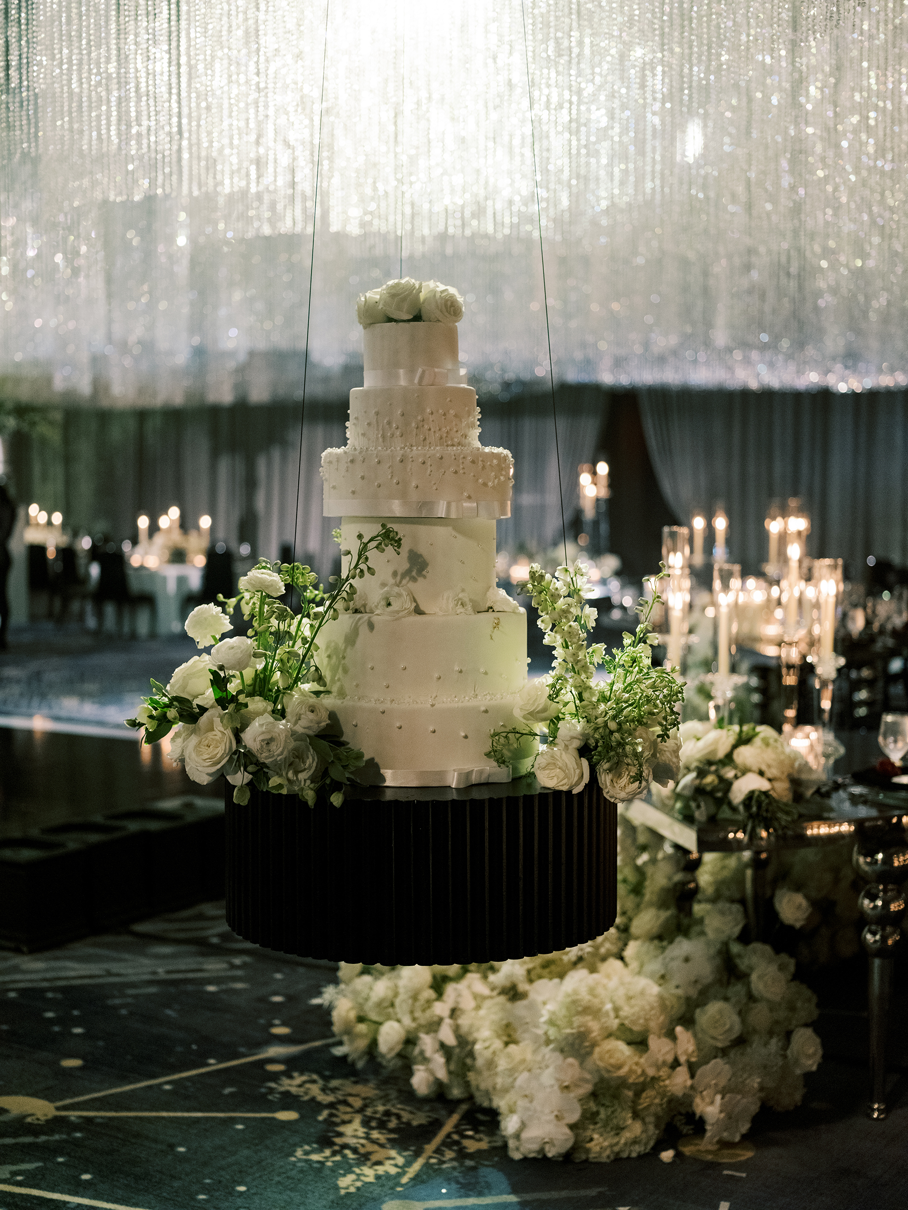 hanging wedding cake