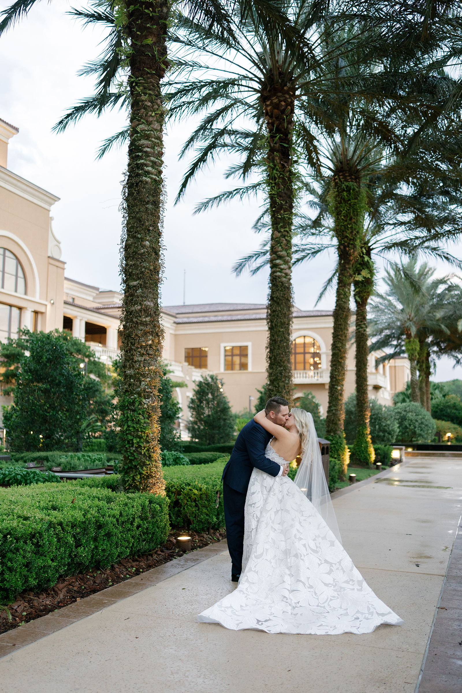 bride and groom inspo portrait