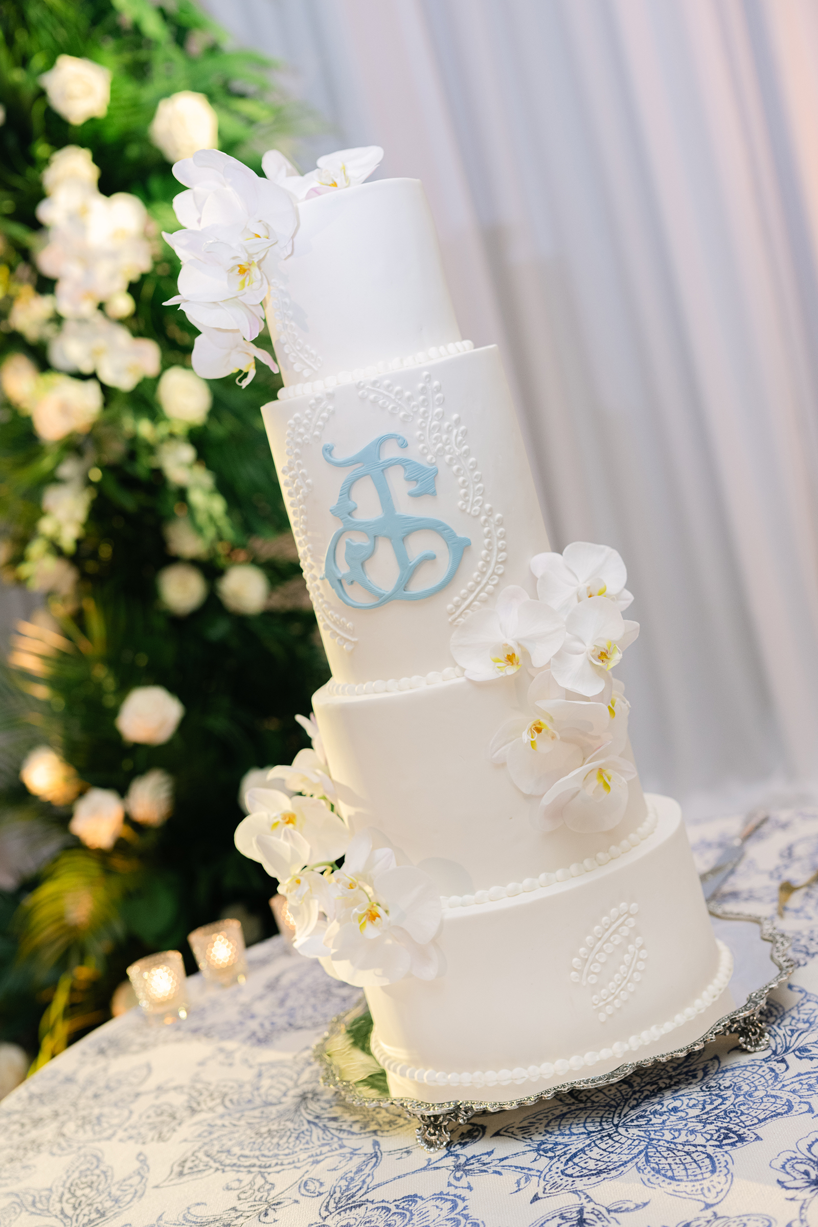 tropical wedding cake with orchid details