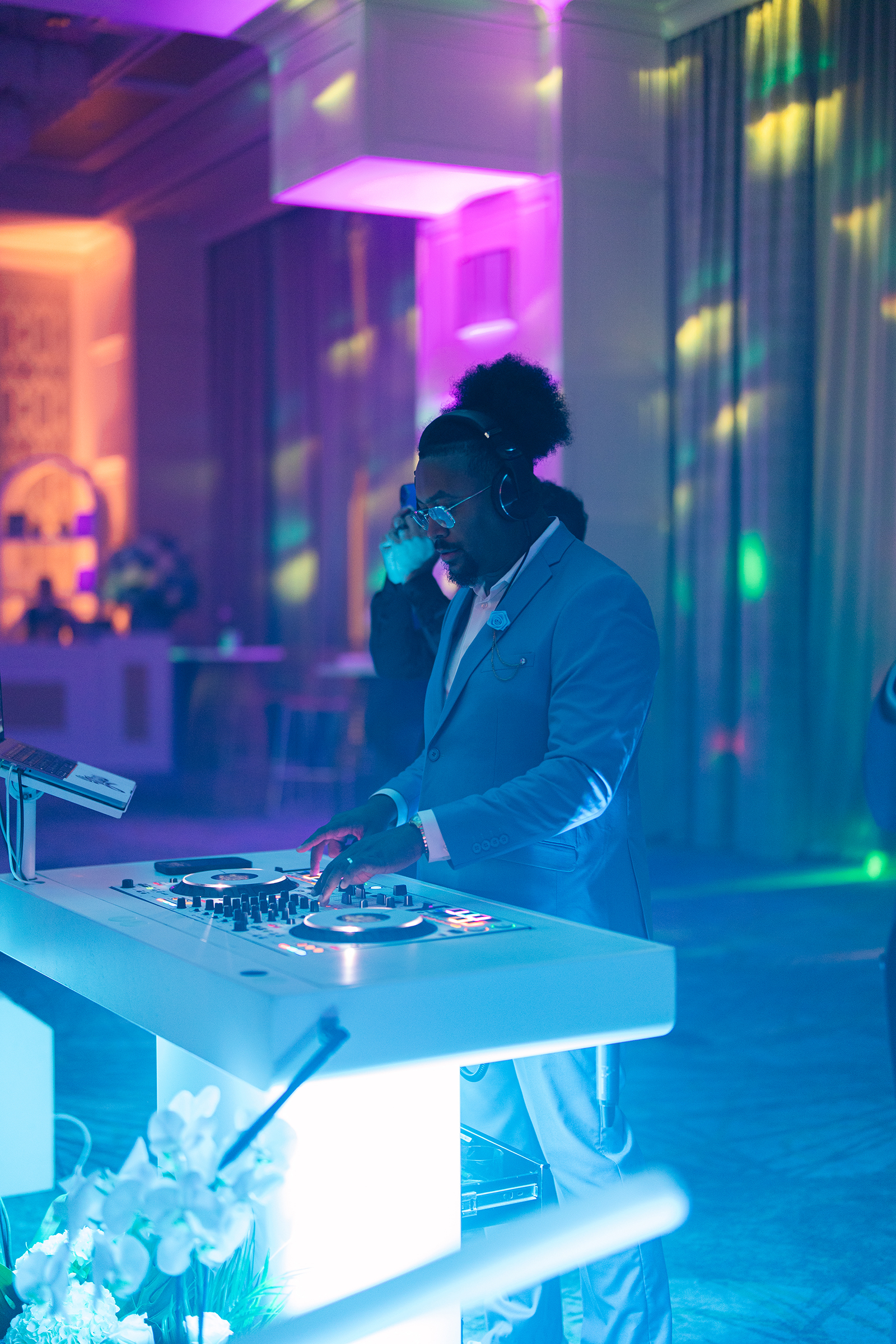 wedding guests during reception inspo