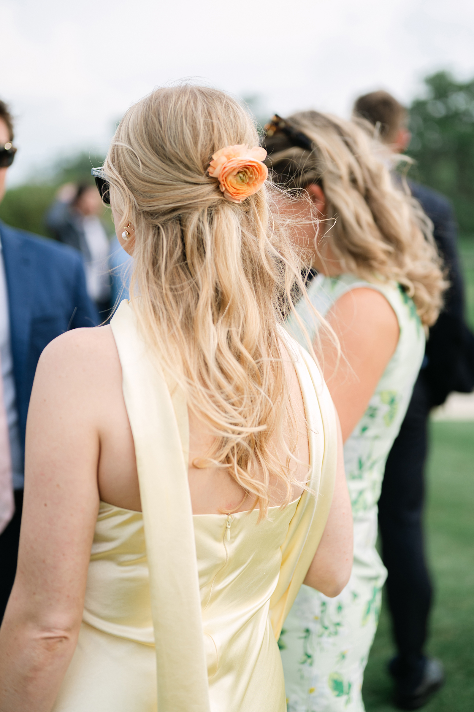 wedding guest fashion details