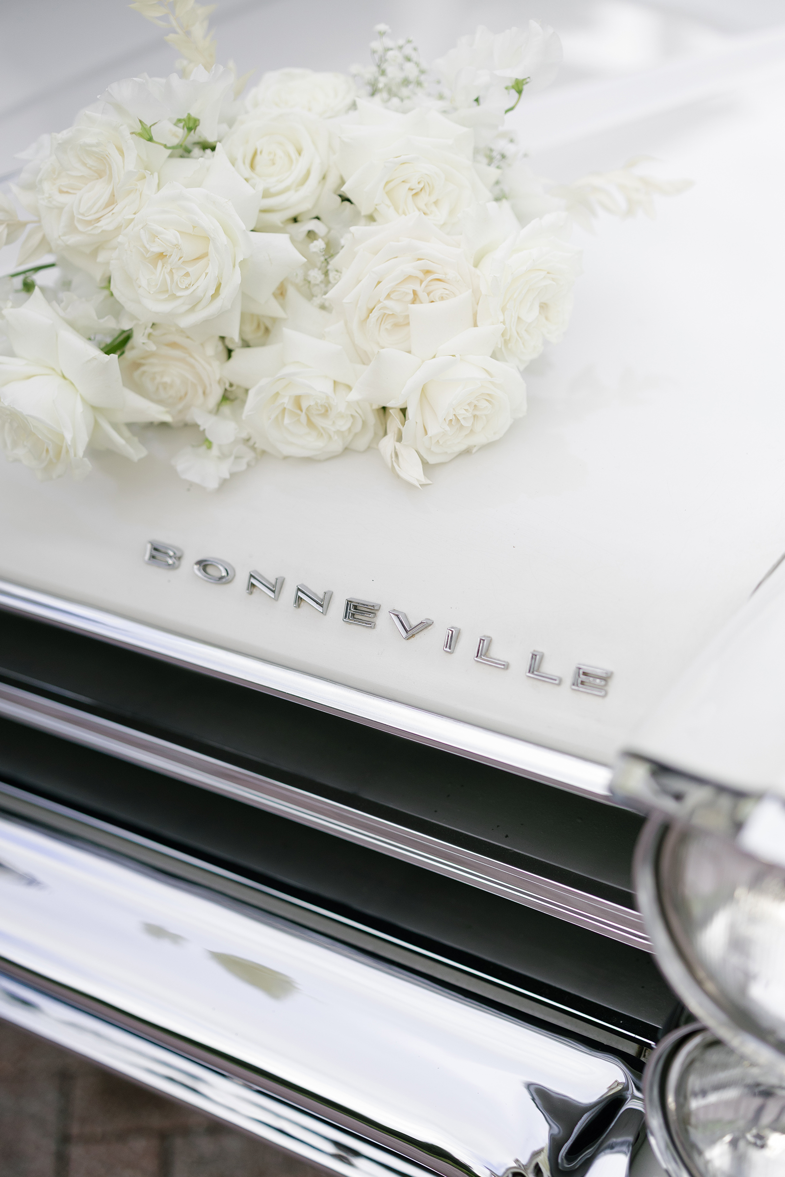 2005 Pontiac Bonneville luxury wedding car