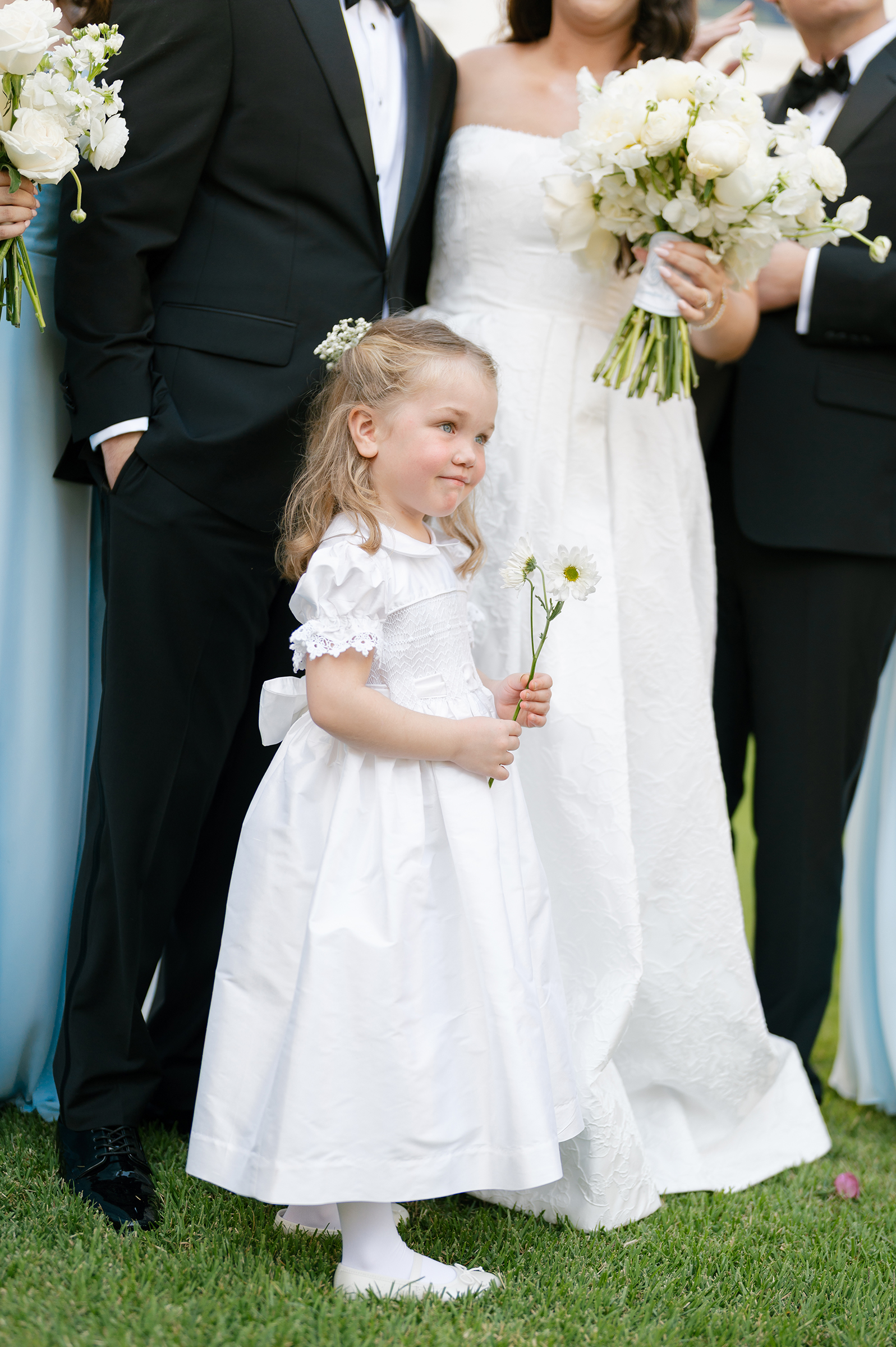 flower girl with white daises