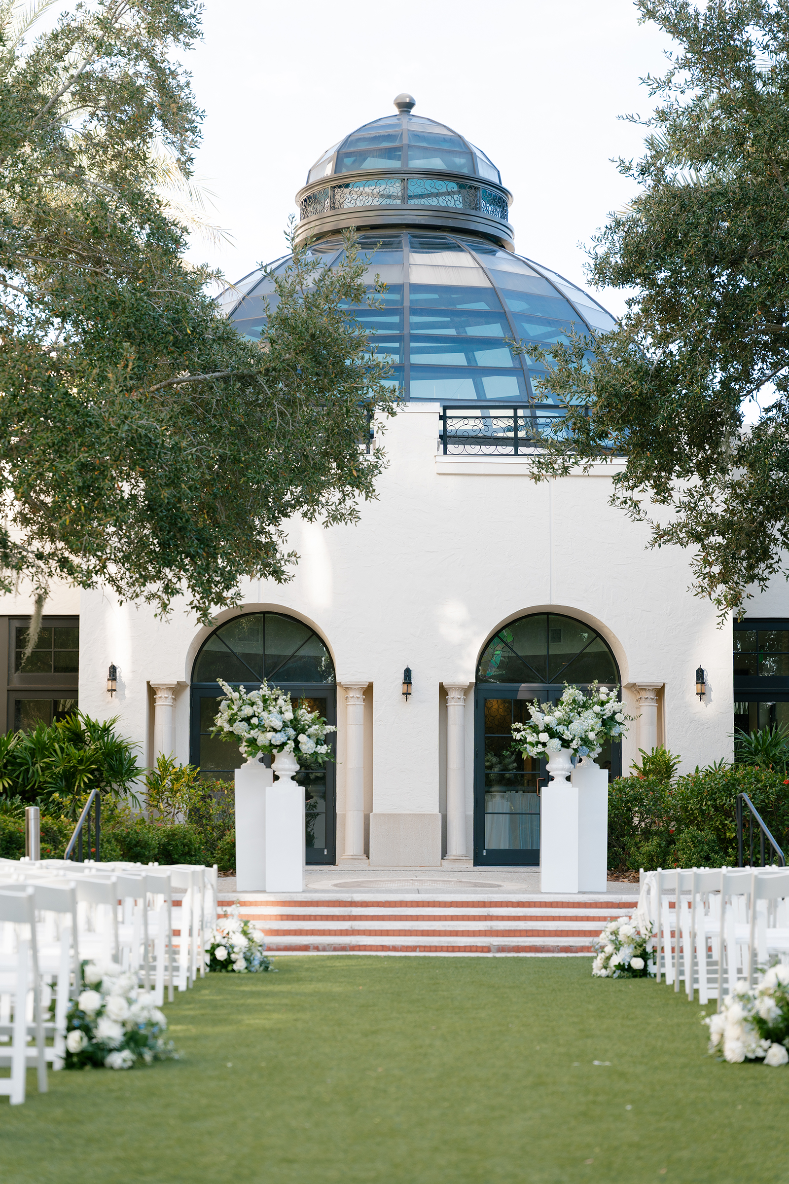 outdoor wedding ceremony 