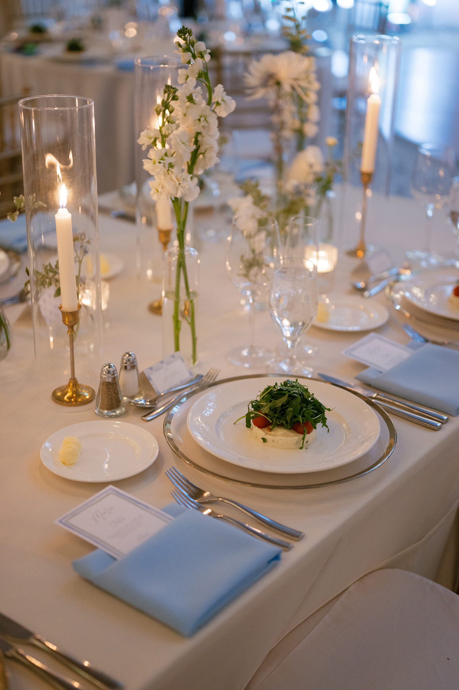 natural and elegant wedding reception tablescape