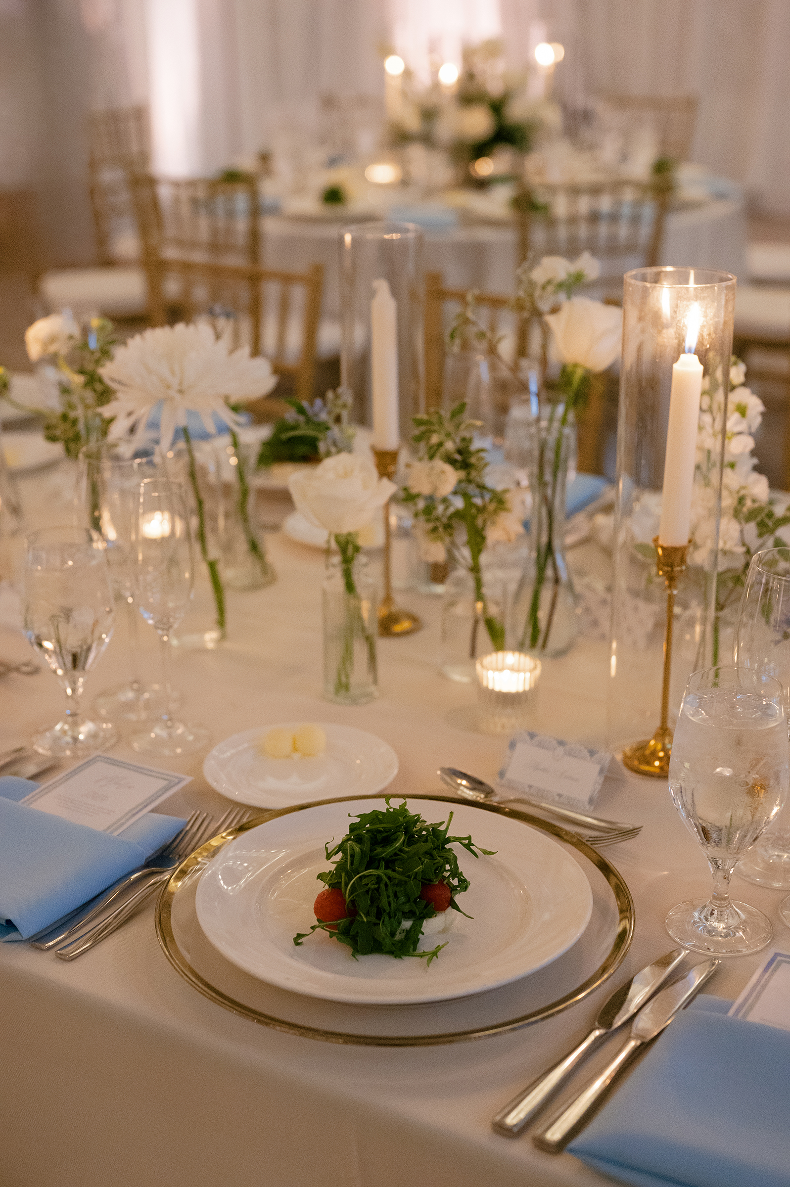 natural and elegant wedding reception tablescape